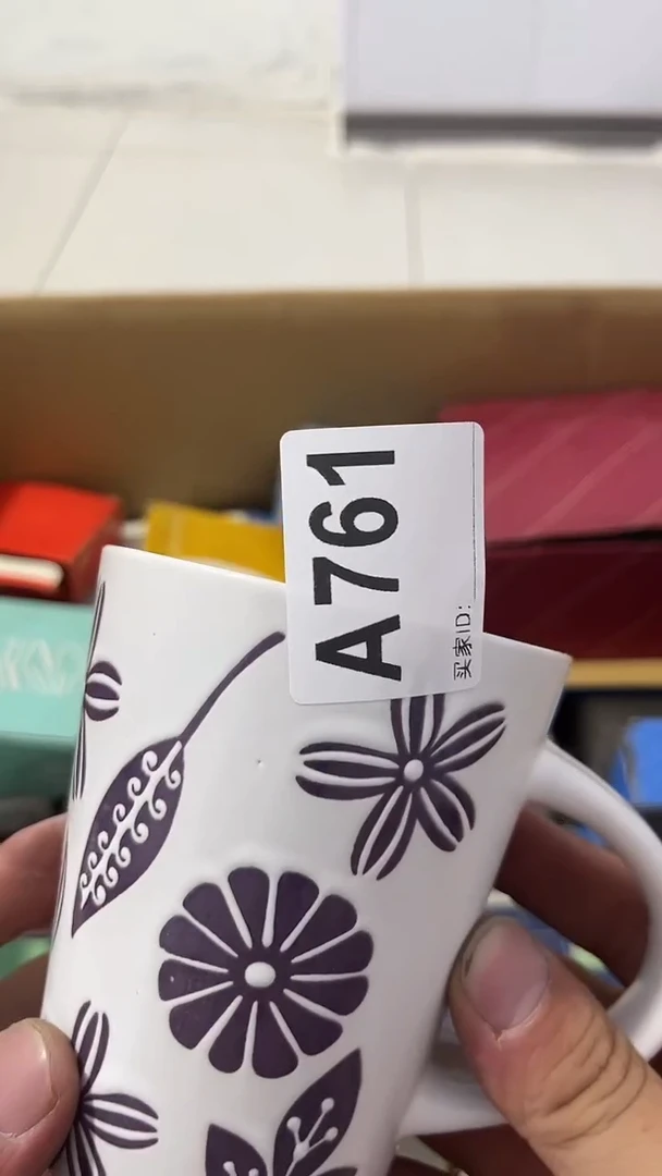 紫砂瓷器水杯一物一拍Y**o瓷器水杯一物一拍