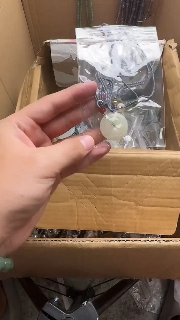 未镶嵌手链水晶上