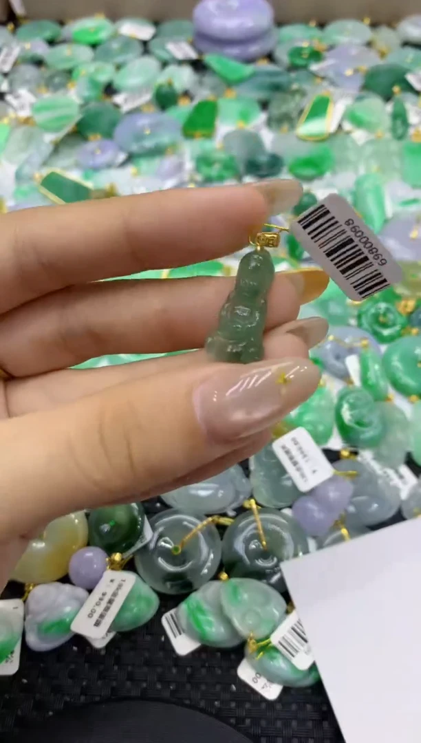 颈饰未镶嵌翡翠天然缅甸翡翠A货