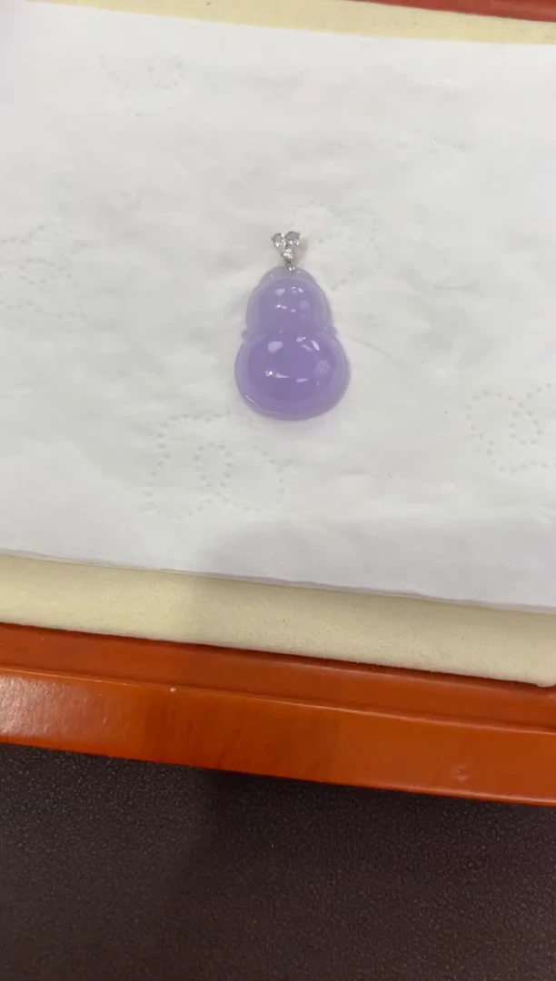 翡翠18K金镶嵌颈饰天然缅甸a货翡翠