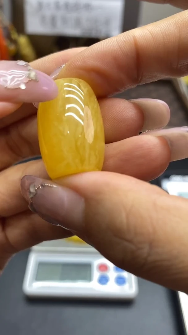 琥珀未镶嵌珠宝奇石431