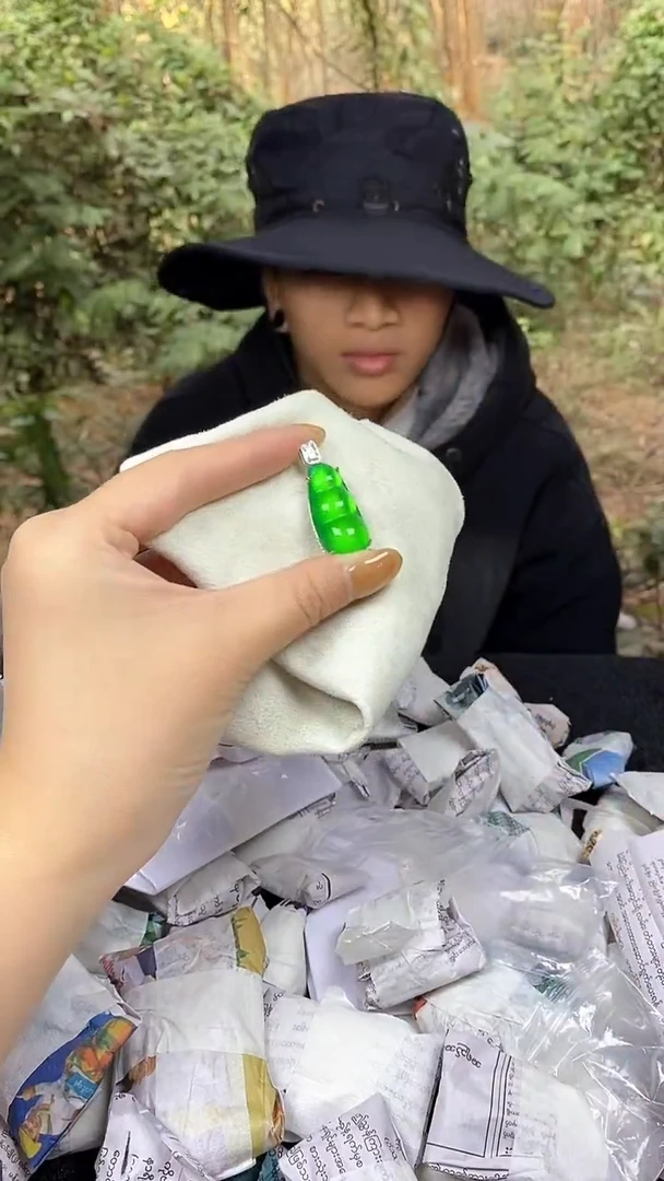 满色吊坠 所见即所得！！