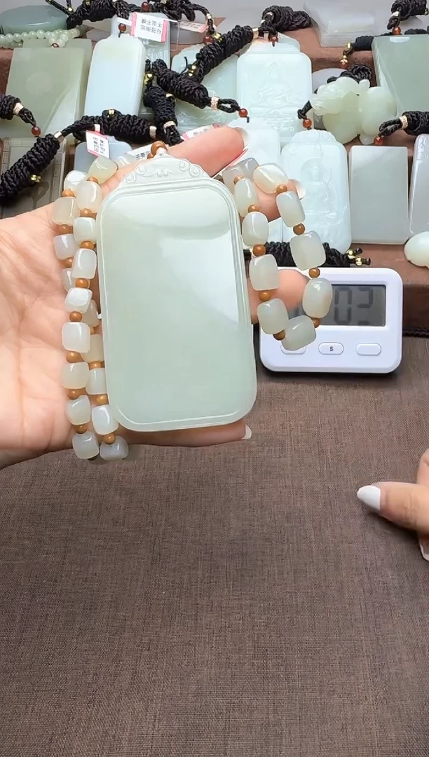 颈饰未镶嵌和田玉1