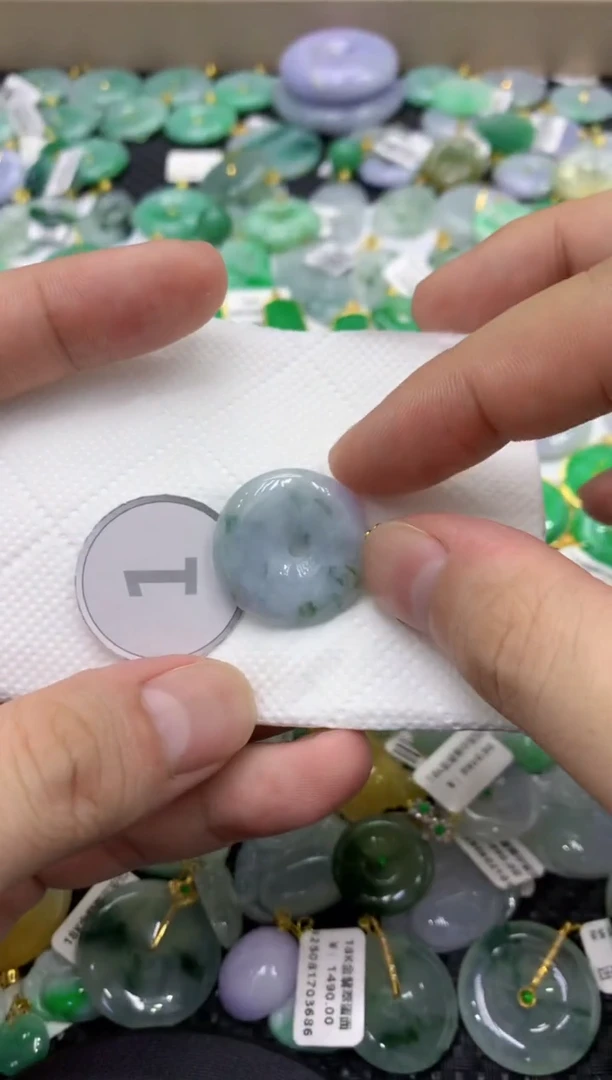 颈饰未镶嵌翡翠天然缅甸翡翠A货