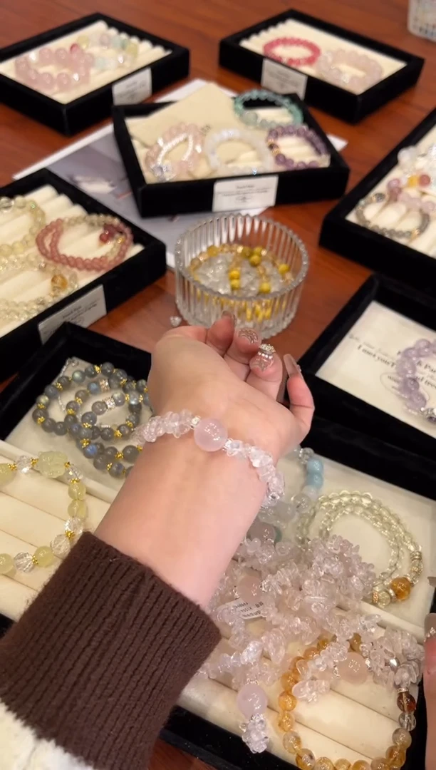 【闪购商品】水晶手链合金粉水晶原石手链x1554