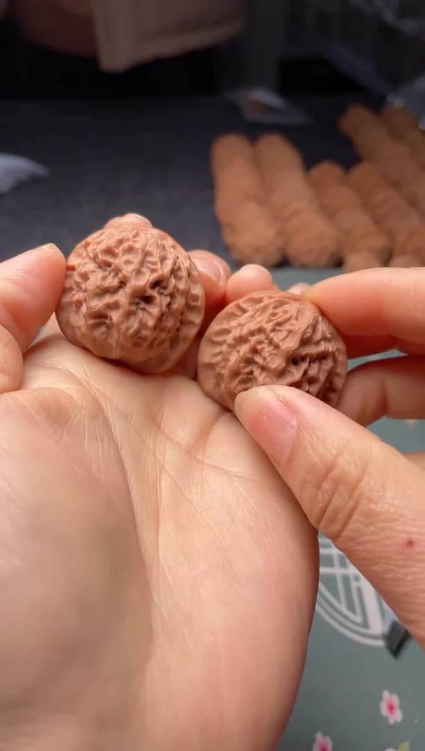 把件文玩核桃w2  瓷娃娃   34尺微修