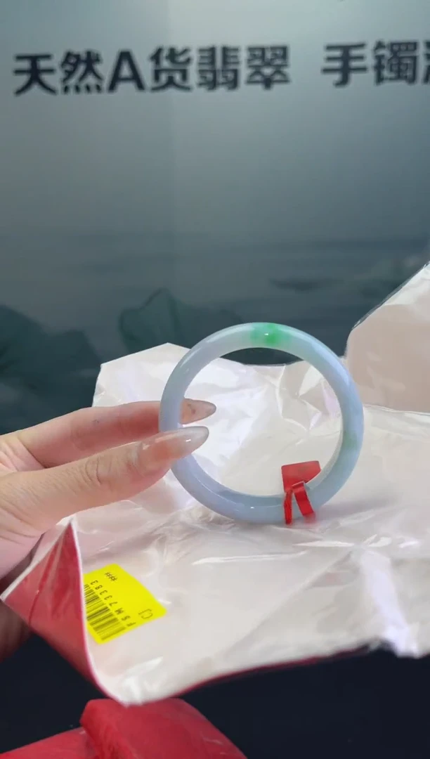 翡翠手镯未镶嵌翡翠手镯13