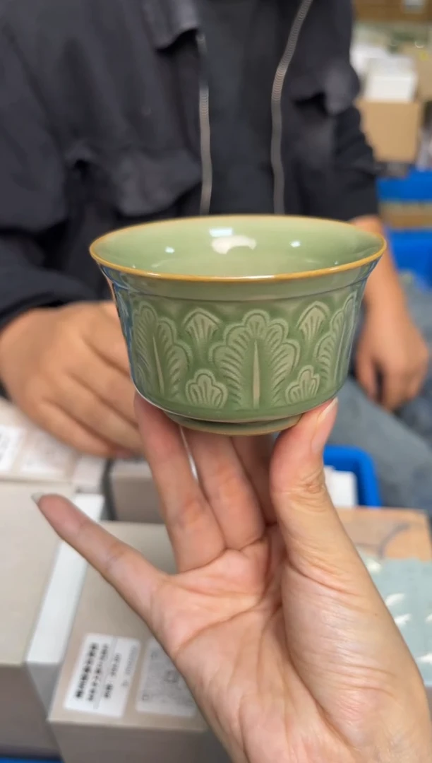 陶瓷手工秘色蕉叶纹马蹄杯
