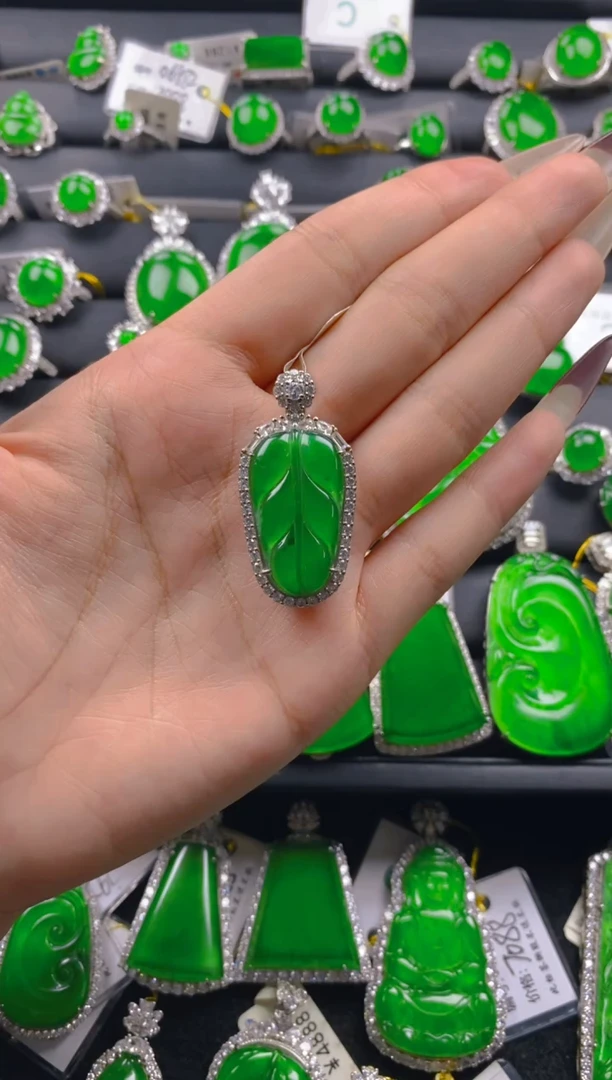 【闪购商品】翡翠颈饰银S925镶嵌11111111