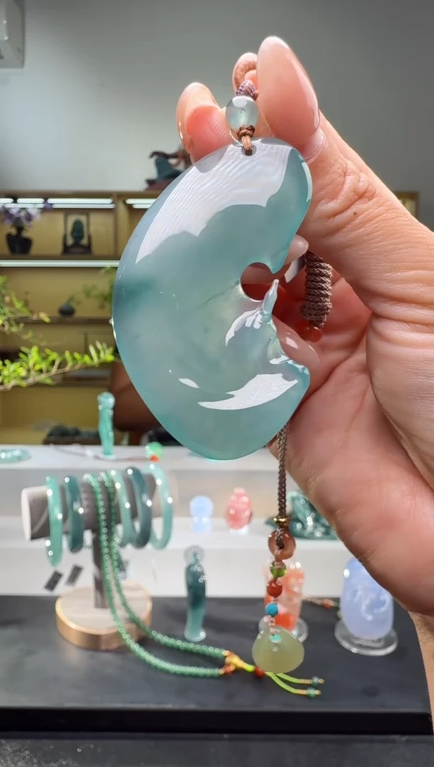 吊坠(不含链)未镶嵌翡翠观音