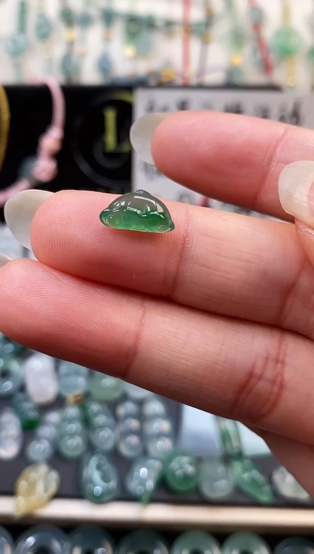 翡翠散珠莲蓬裸石