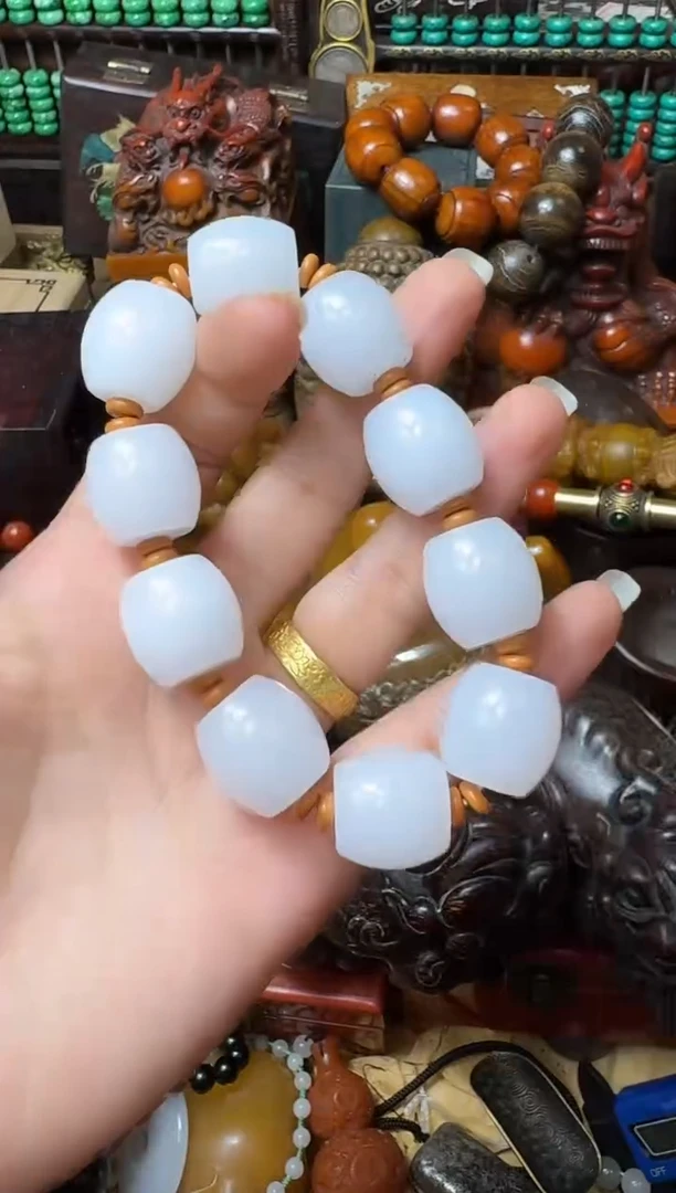 未镶嵌和田玉（白玉）挂件主播推荐：一物一拍，讲解为准！