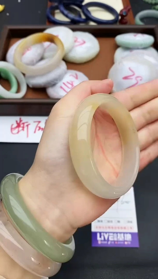 未镶嵌手镯石英质玉219+59/60