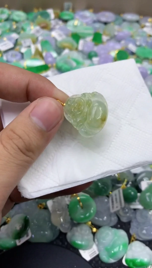 颈饰未镶嵌翡翠天然缅甸翡翠A货