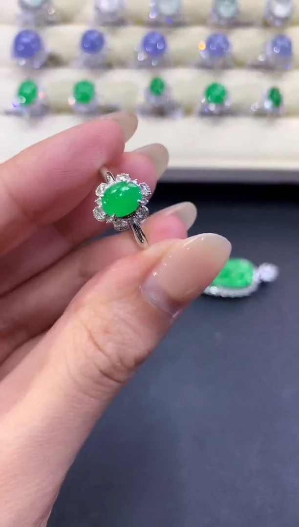 【闪购商品】翡翠戒指18K金镶嵌a93