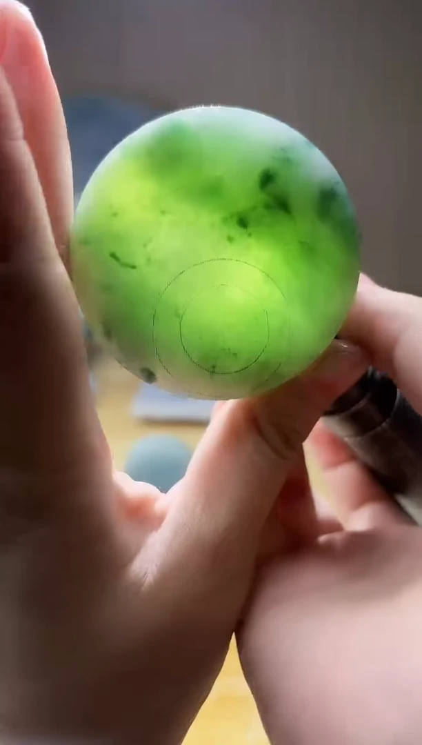 翡翠未镶嵌颈饰神**主翡翠A货 姜谭491