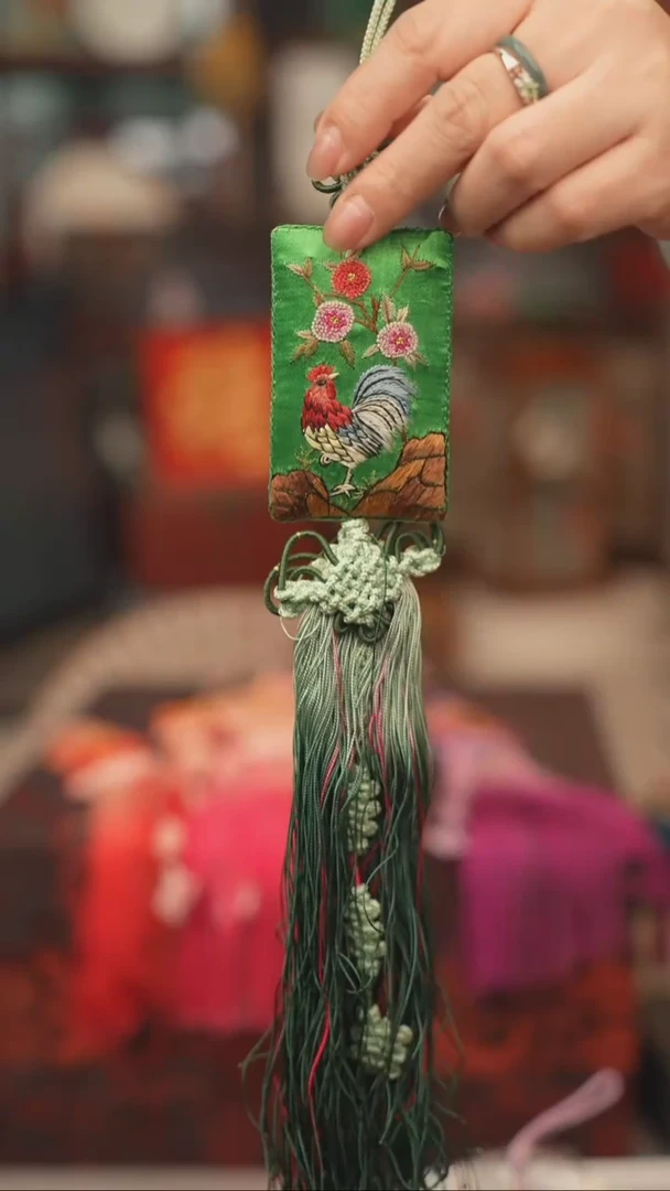 扇子绣花吊坠非遗