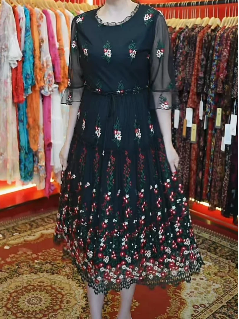 【二姐潮牌】品牌台装 刺绣 连衣裙 2068#