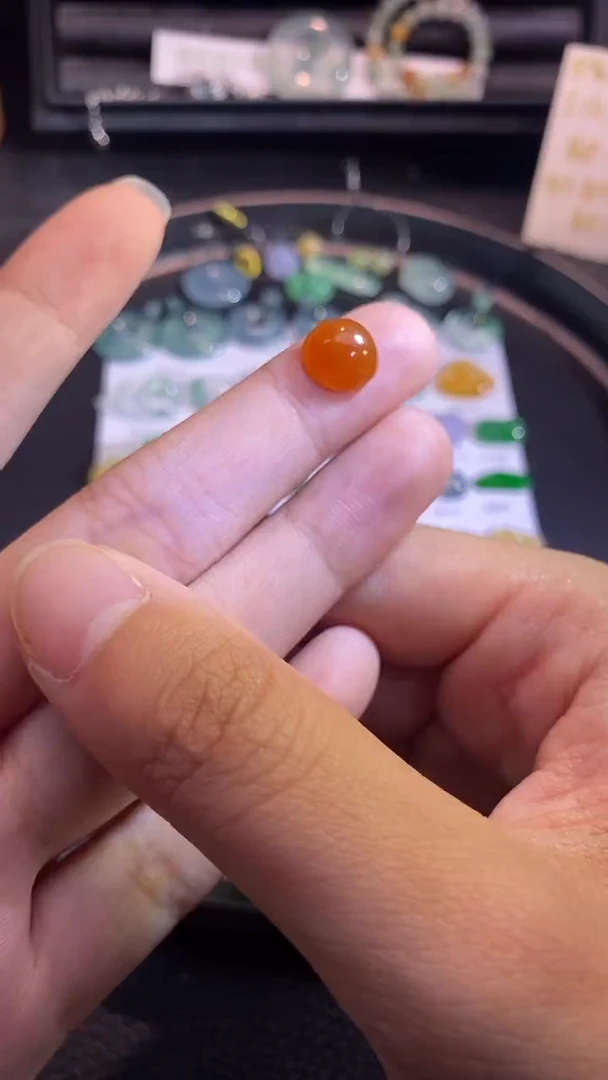 翡翠挂件未镶嵌蛋