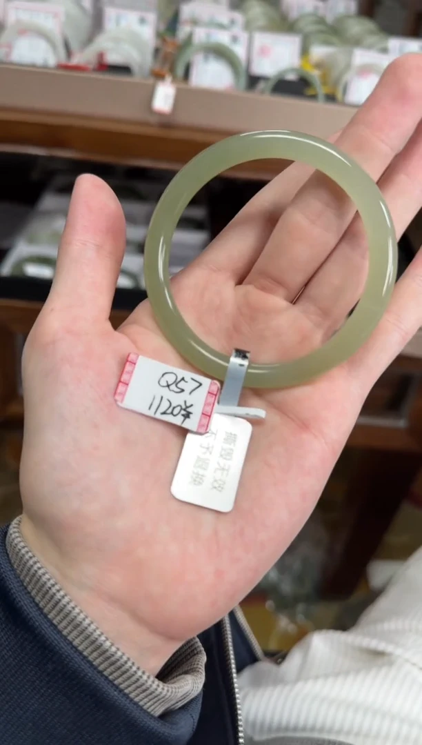 未镶嵌手镯和田玉57