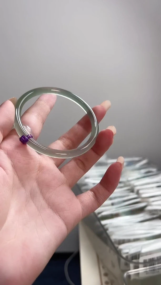 玛瑙/玉髓手镯未镶嵌50-51圈 需要包容