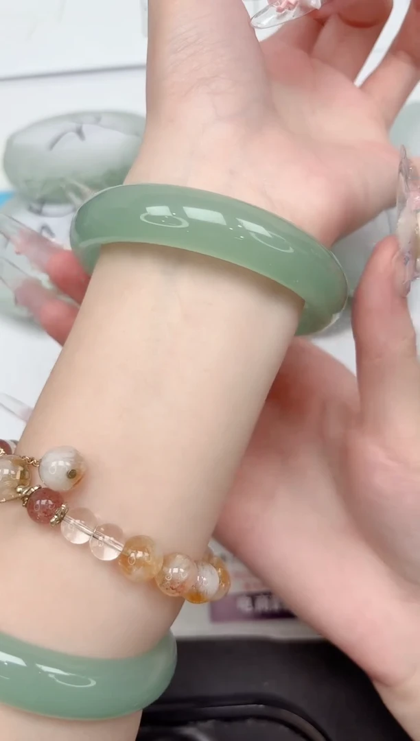 未镶嵌手镯石英质玉316-62