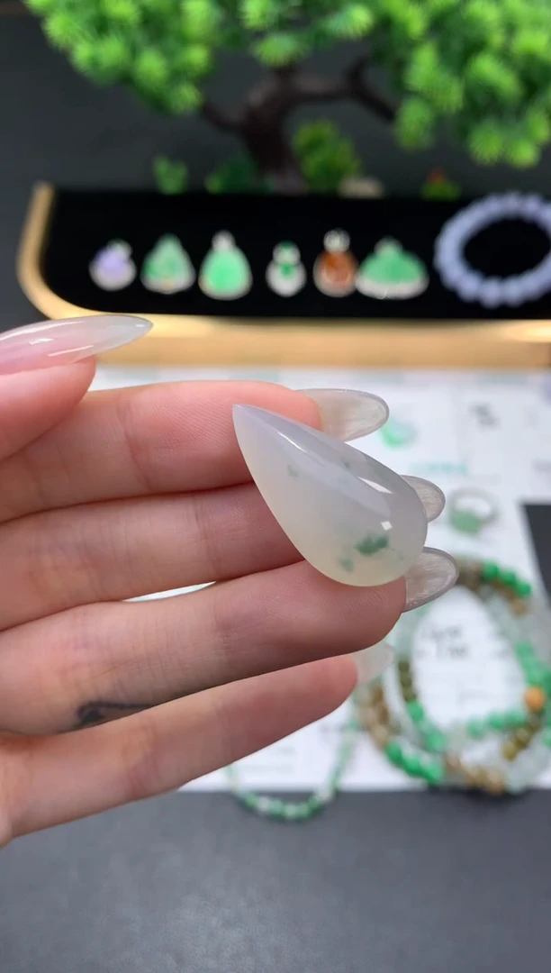 颈饰未镶嵌翡翠48小时鉴赏期 退货不扣服务费