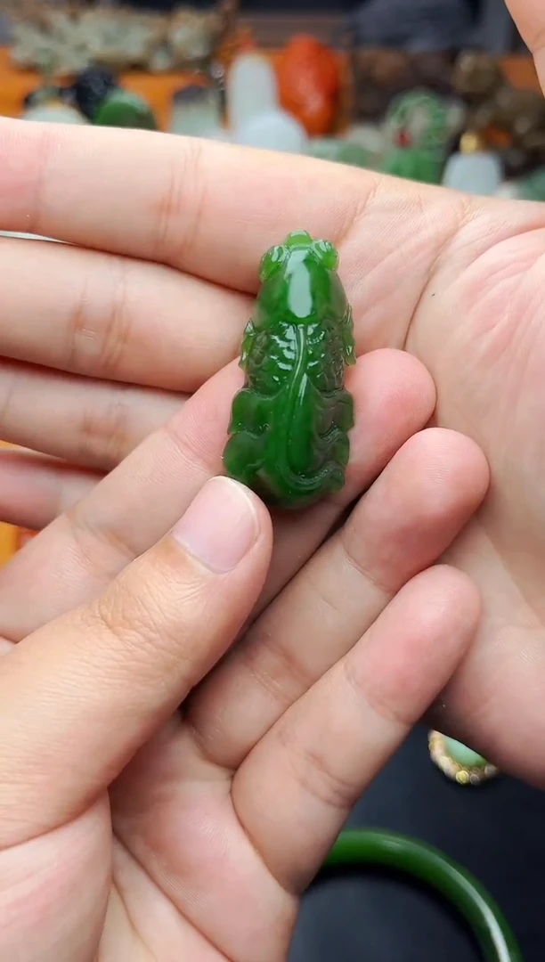 【闪购商品】和田玉颈饰未镶嵌鱼01