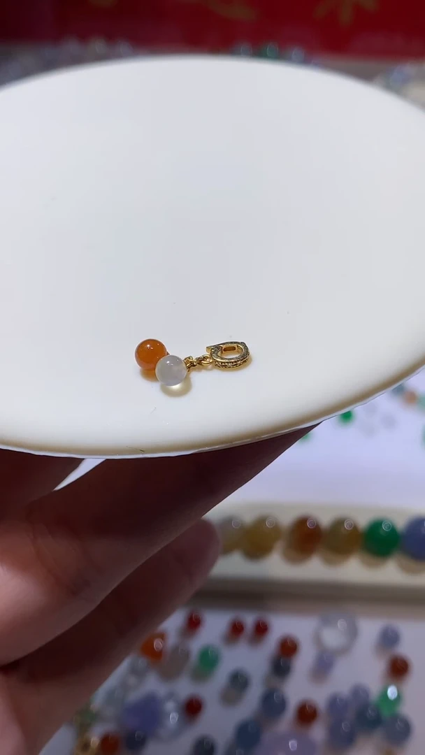 18K金镶嵌定制翡翠4.3卡滴流950+95