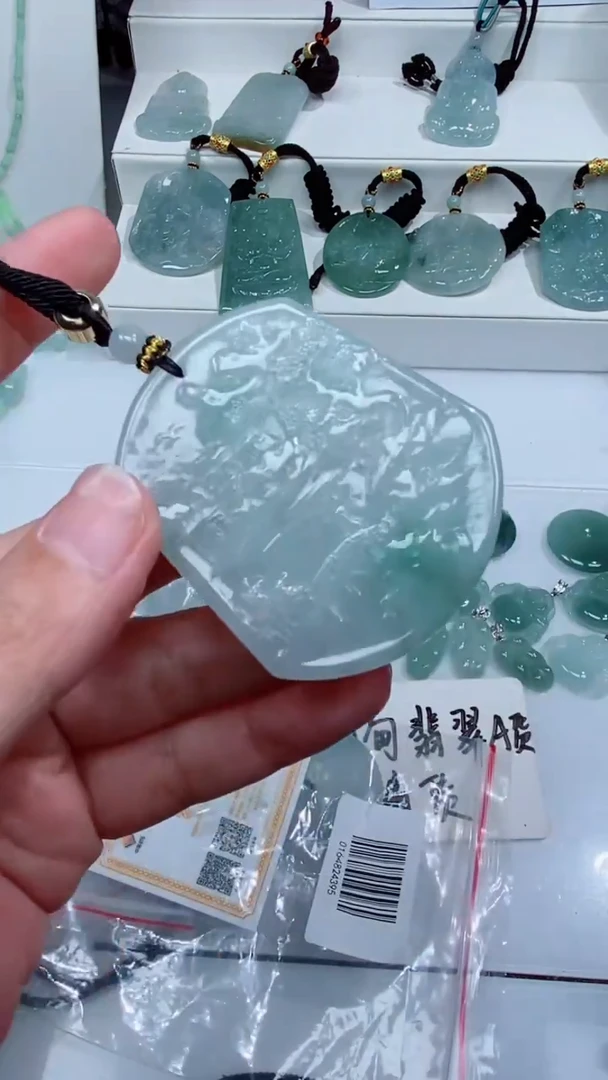 颈饰未镶嵌翡翠吊坠