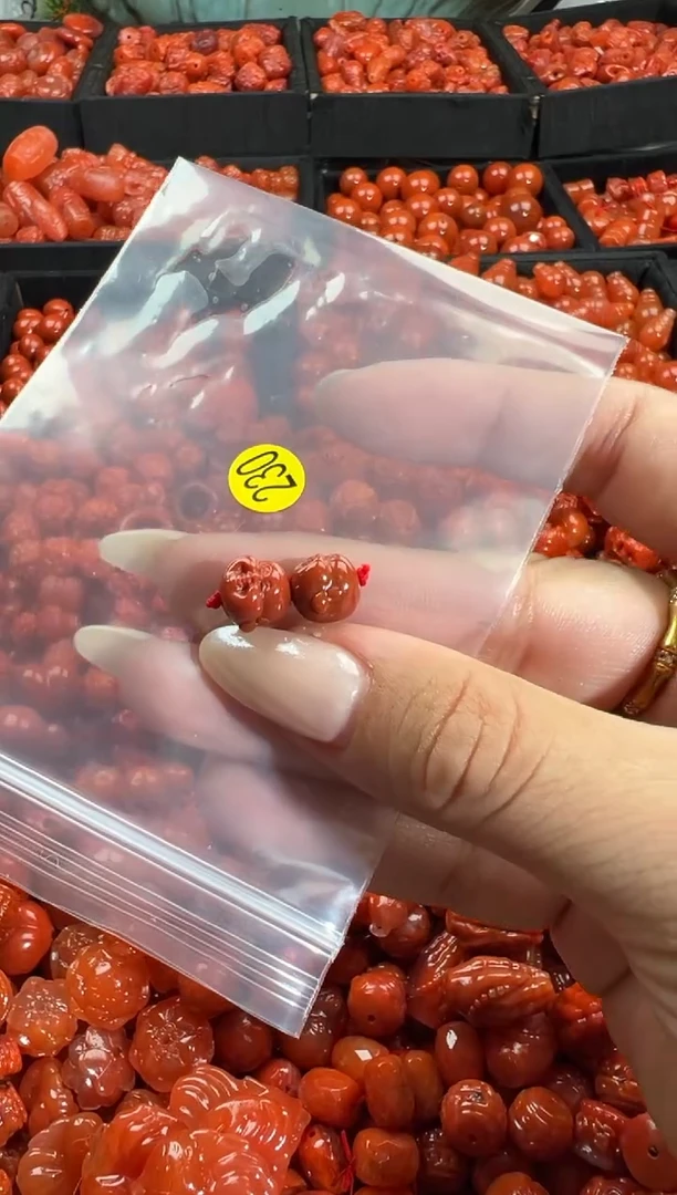 颈饰未镶嵌南红玛瑙1