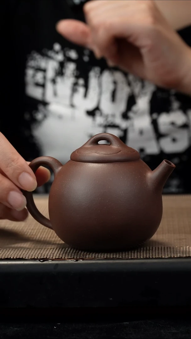 茶壶紫砂底槽清莲韵210c