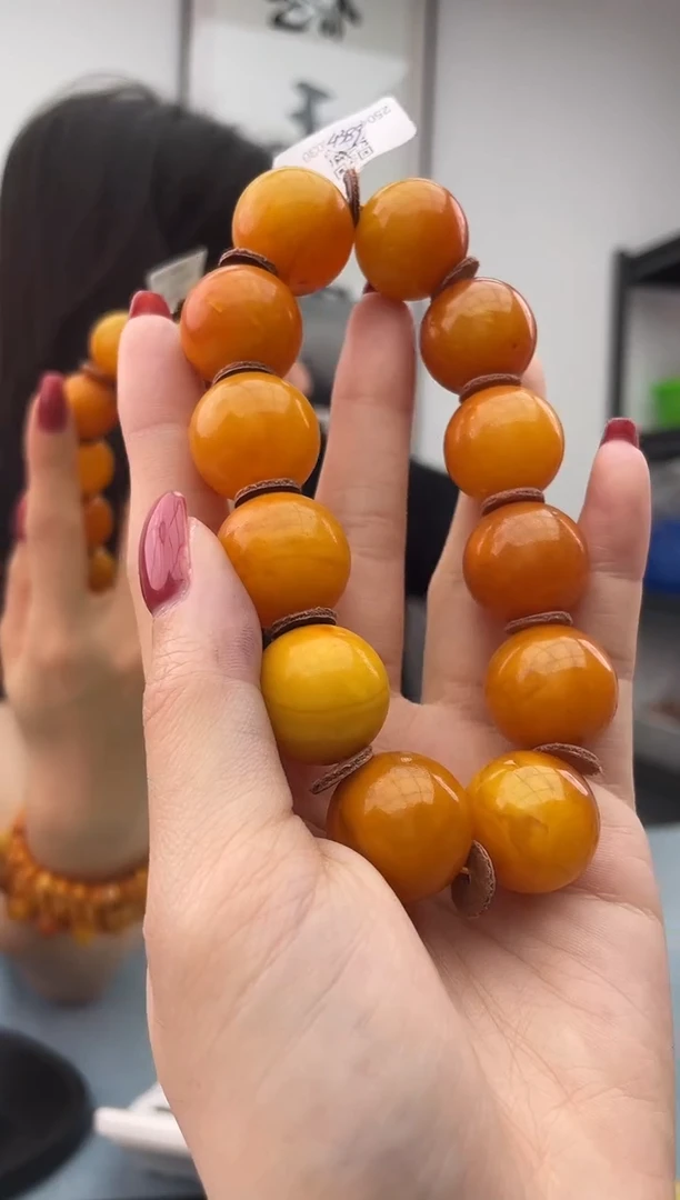 未镶嵌蜜蜡珠宝奇石假一罚十，055.19微瑕多样性发一件