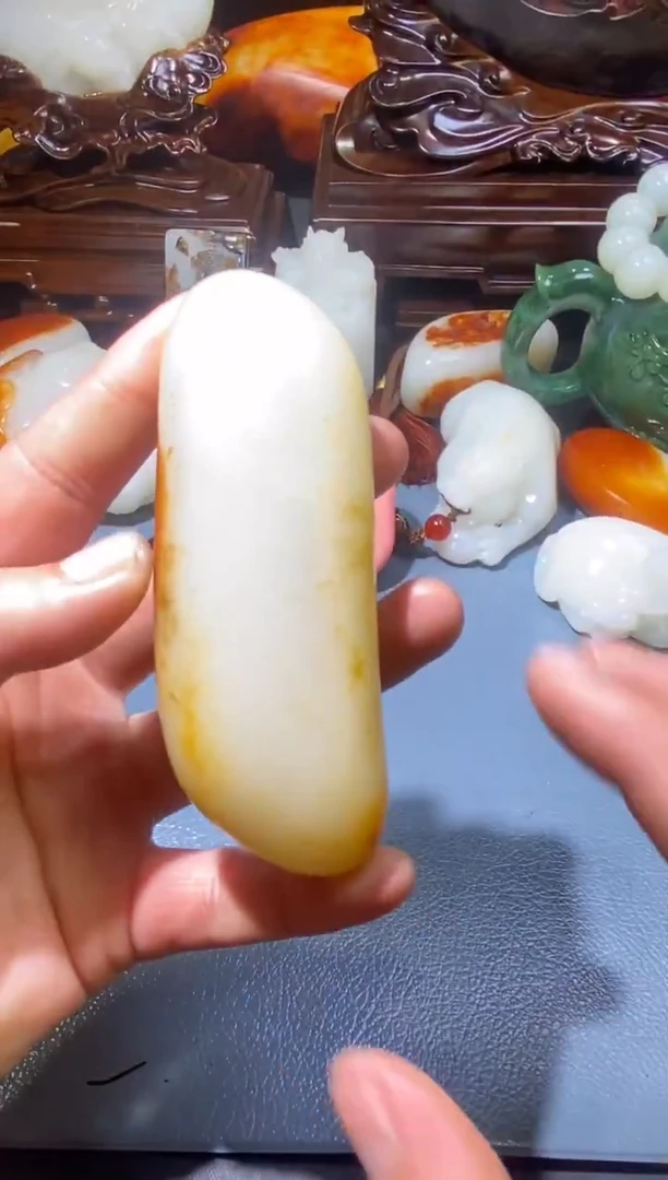 未镶嵌和田玉把件徐****.和田玉