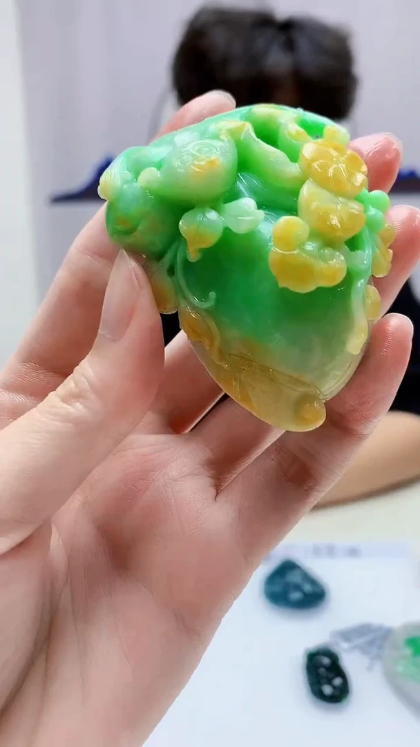 定制翡翠未镶嵌4688zm-毛货赠珠链挂件237