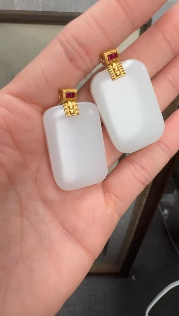 颈饰18K金镶嵌和田玉72国风姐9.17多样性拍一发一