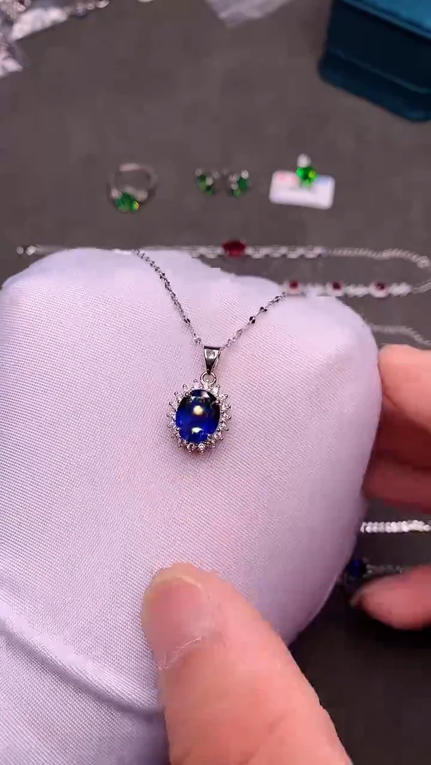 【闪购商品】蓝宝石颈饰银S925镶嵌.......