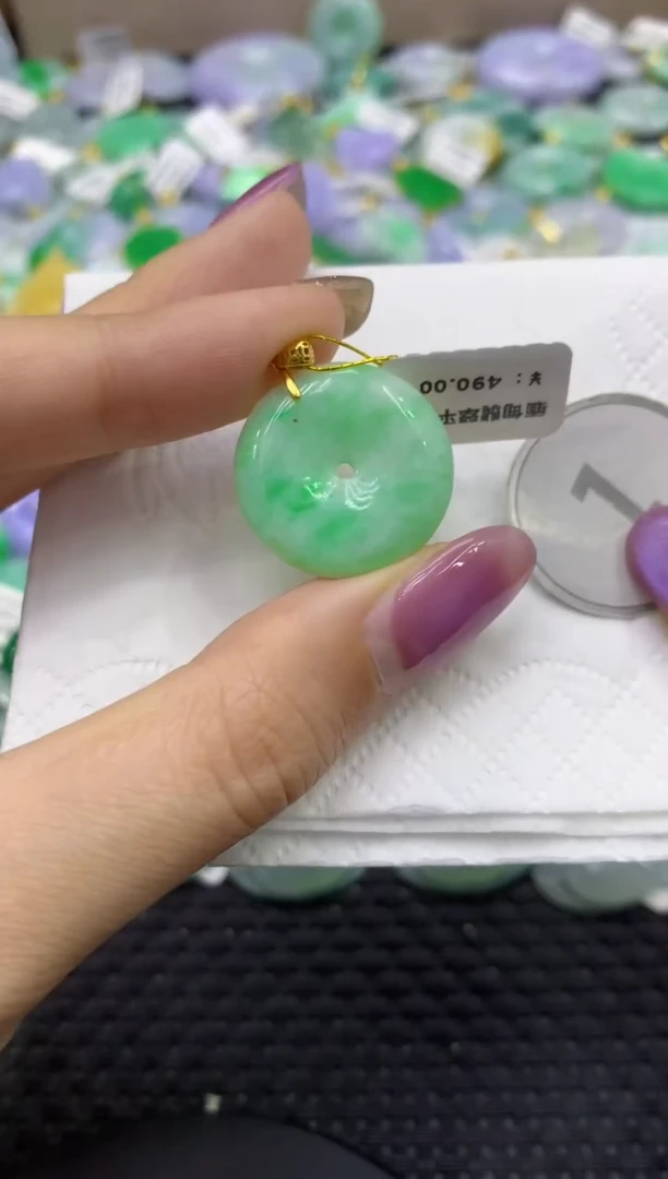 颈饰未镶嵌翡翠天然缅甸翡翠A货