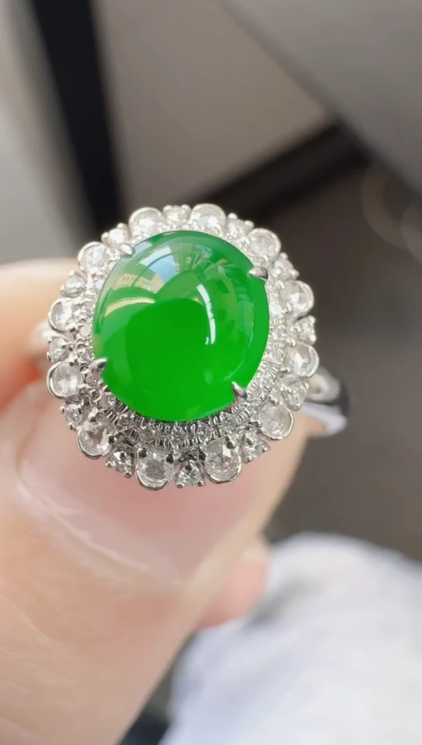 18K金镶嵌戒指翡翠寄售回流，不退不换