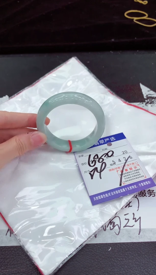 翡翠手镯未镶嵌1111111111111111