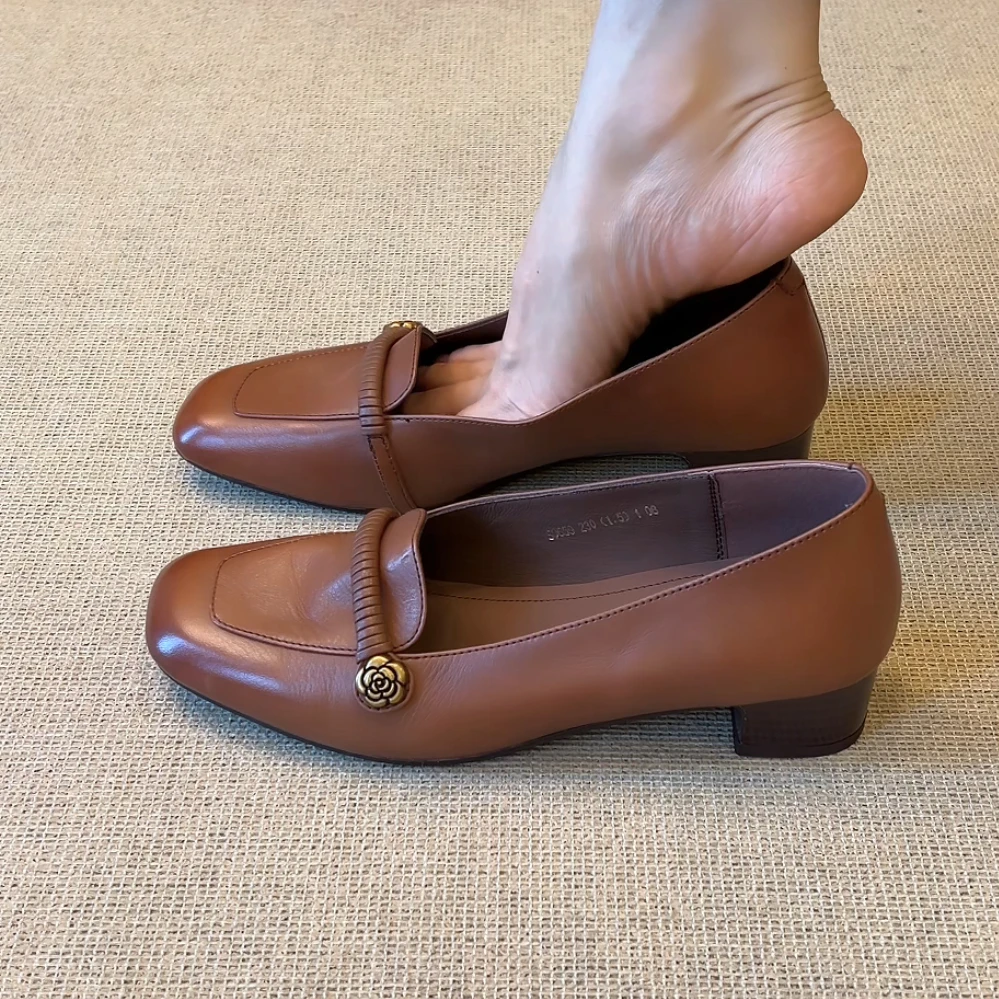 RubyL/3.5cm简约通勤复古百搭山茶花方头浅口一脚蹬粗跟单鞋女款