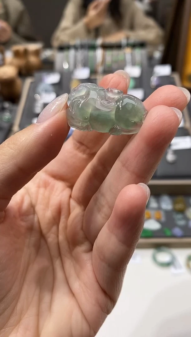 颈饰未镶嵌翡翠唐马