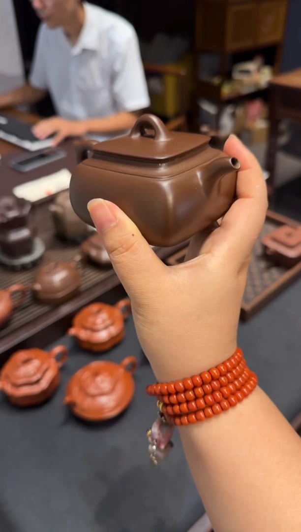 茶壶紫砂是**啊长四方 紫砂壶
