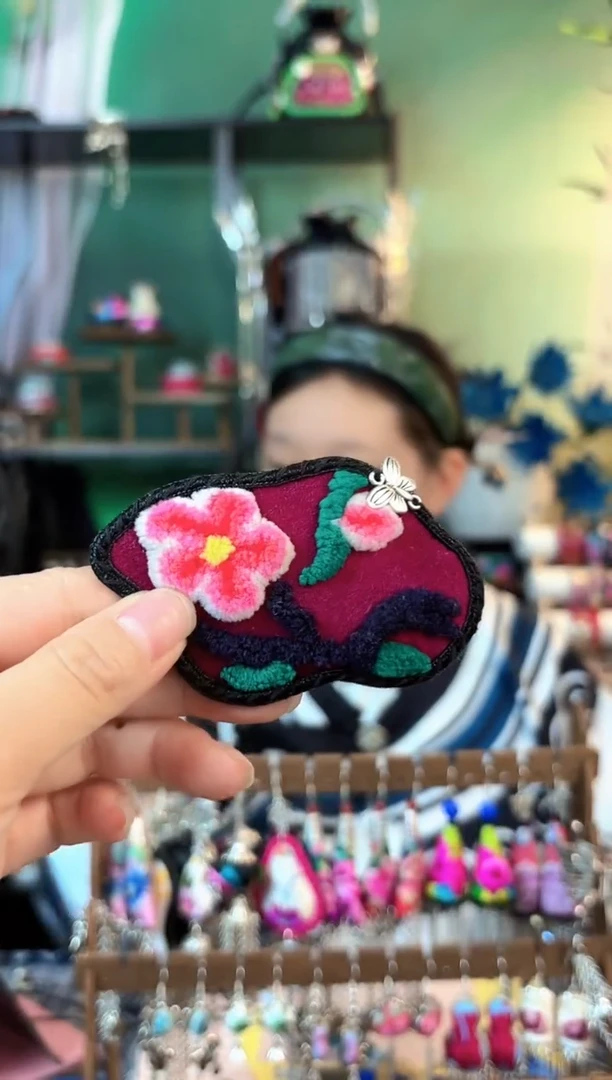 织绣彩云南阁非遗老绣607