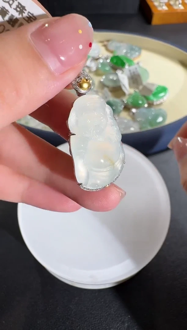 【闪购商品】翡翠吊坠(不含链)18K金镶嵌【源头工厂】钻石镶嵌