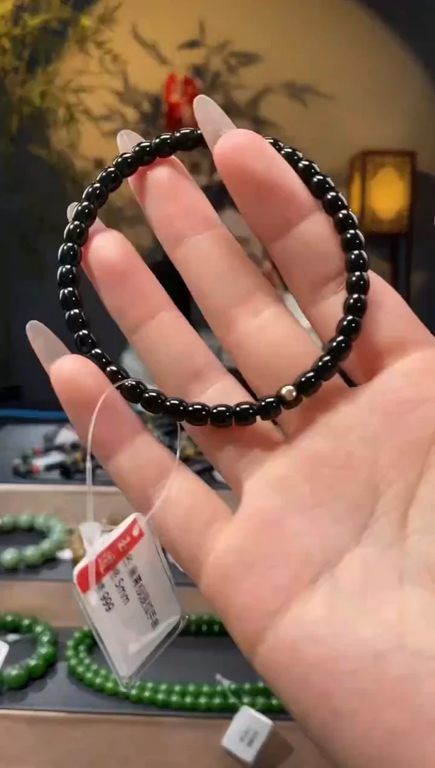 【闪购商品】和田玉1未镶嵌5mm黑青极限弧手串