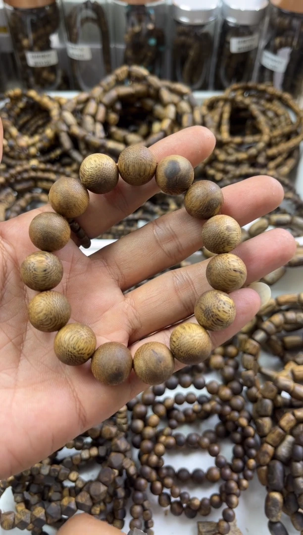 【闪购商品】沉香手串绿奇楠卡15 圆珠 多样性发其一