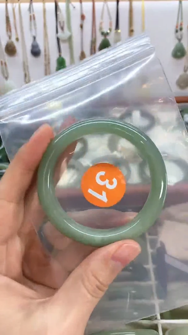 未镶嵌手镯和田玉停****?手镯3