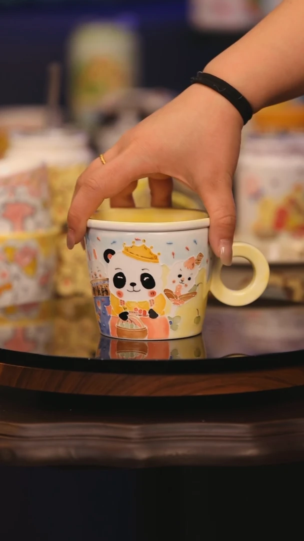 【闪购商品】摆件景德镇釉下彩绘设计师款式陶瓷