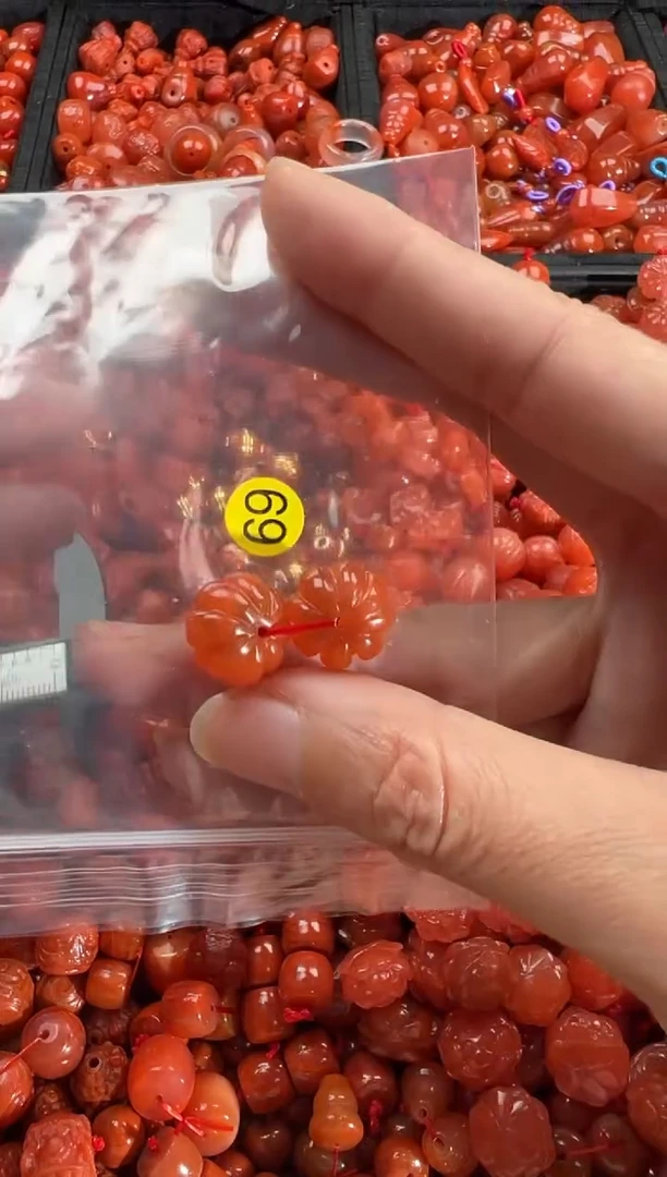 【闪购商品】南红玛瑙颈饰未镶嵌1